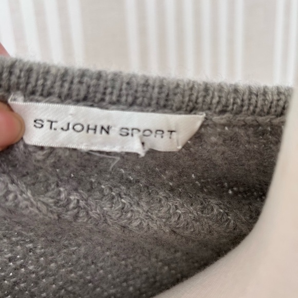 St. John Sport 100% Cashmere Asymmetrical Sweater Gray/Black Women’s Sz Small - Picture 6 of 8